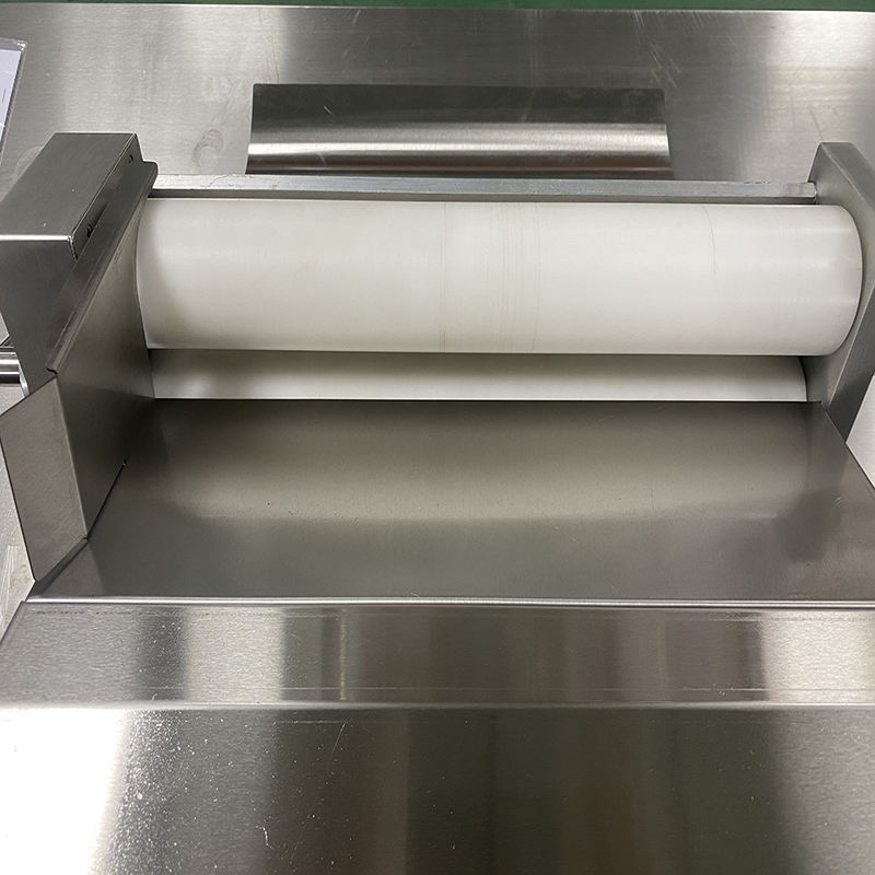 Small Commercial Manual Dough Roller Sheeter Machine New Condition for Household Fondant Pizza Bread in Bakeries and Shops