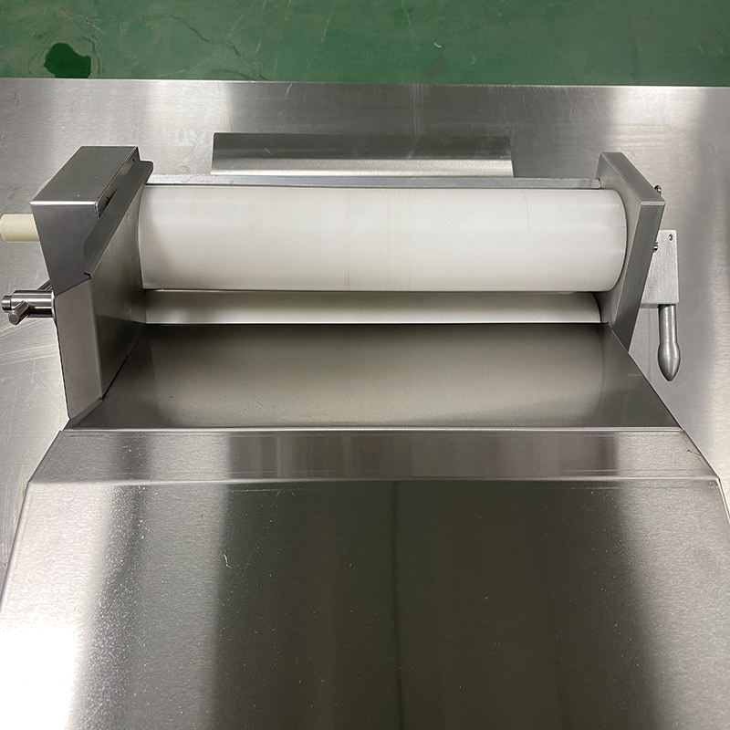 Commercial Manual Dough Roller Sheeter Machine 0.5-15Mm Countertop for Household Fondant Bread Bakery Shop for Small Flour