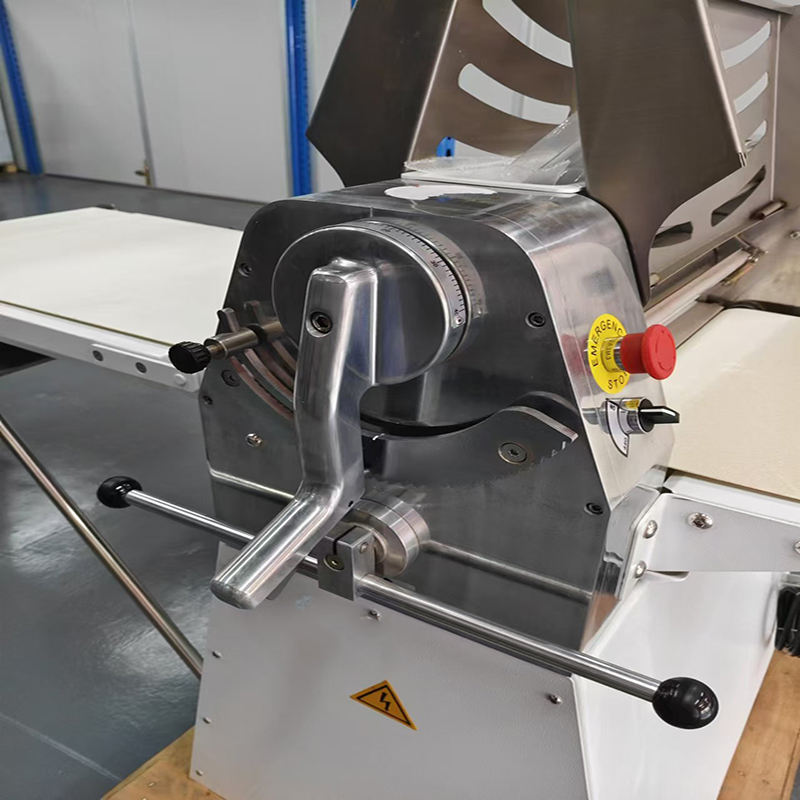 Commercial Restaurant Equipment Croissant Pastry Machine 520/650 Floor Type Dough Sheeter for Bakery Patisserie